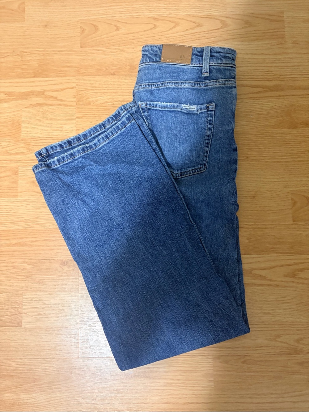 BKE women’s Straight-Leg Mid Blue Jeans